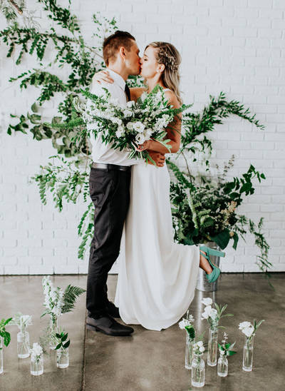 Ботаническая стильная свадьба в богемном стиле в студии