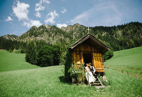 Эшли и Мигель: австрийская свадьба в стиле эко