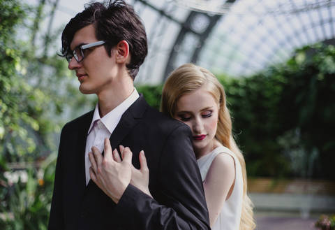 Яркая свадебная фотосессия Валерии и Ярослава в оранжерее Таврического сада