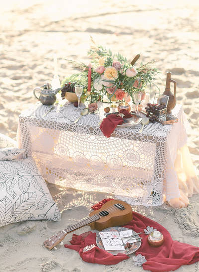 Красивая летняя свадьба Аллы и Сергея в богемном стиле на пляже