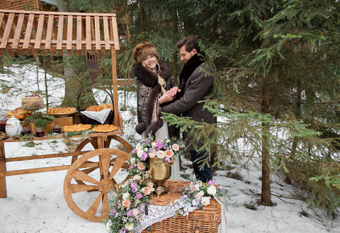 Русская зимняя свадьба Евгении и Дмитрия в заснеженном лесу