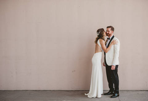 Современная свадьба в чёрно-белом цвете в Калифорнии